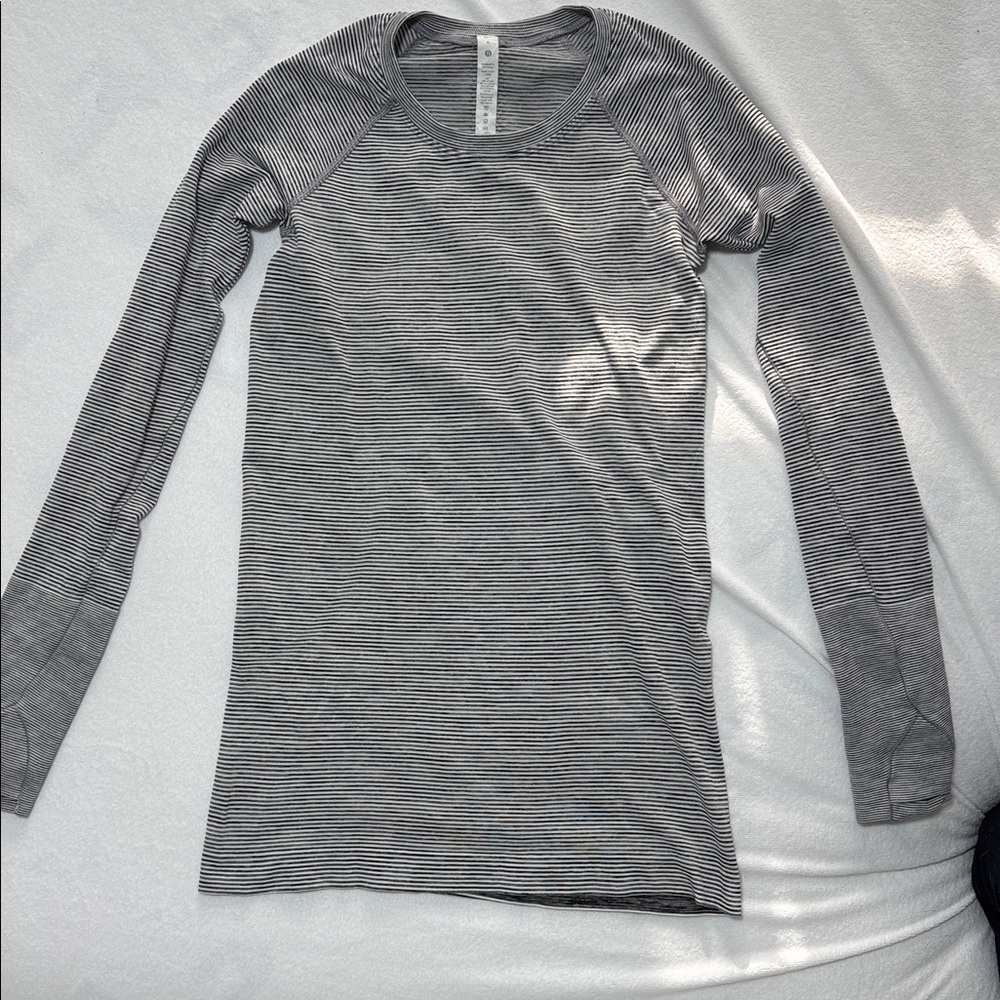 Lululemon Swiftly Long Sleeve Shirt Size 6